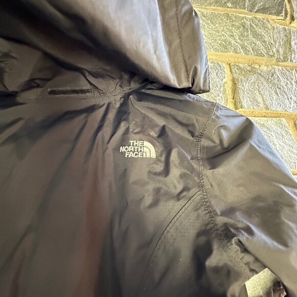The North Face HyVent Waterproof Jacket - Picture 9 of 10